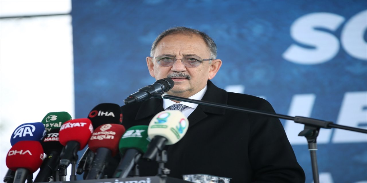 "İstanbul'da kentsel dönüşüm için gece gündüz çalışmamız lazım."