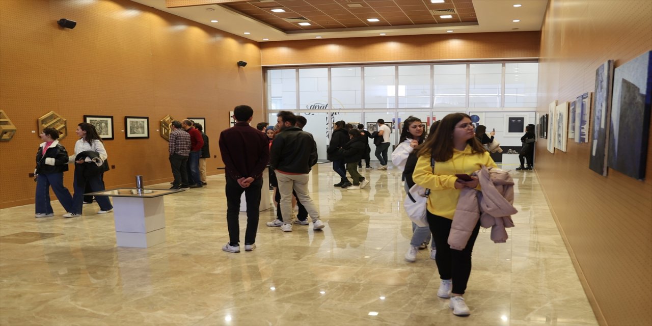 Macar Ressamların Heyecan Verici Sergisi NEVÜ'de Ziyaretçilerini Bekliyor