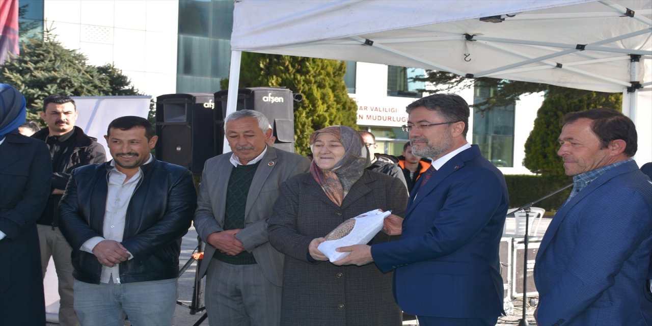 Tarım ve Orman Bakanı Yumaklı, Afyonkarahisar'da Tohum Dağıtım Töreni'nde konuştu: