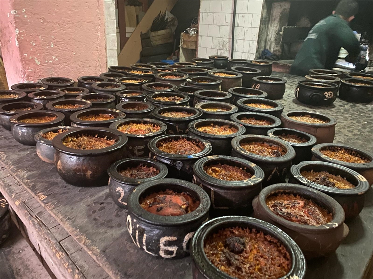 Çorum'un tescilli "İskilip Ramazan Keşkeği" iftar sofralarını süslüyor