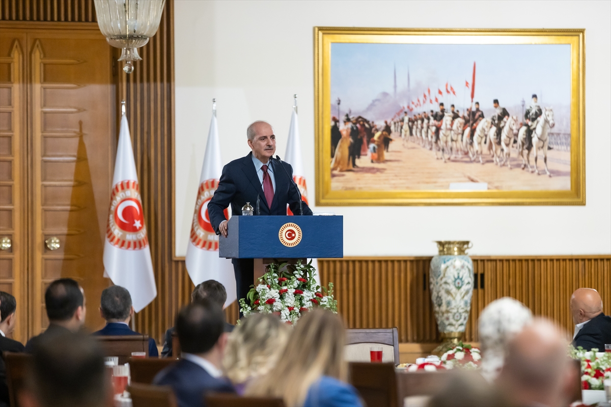 TBMM Başkanı Kurtulmuş, sivil toplum kuruluşlarının temsilcileriyle iftar programında bir araya geldi