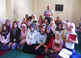 Kuran kurslarını Tarikatlar verebilir