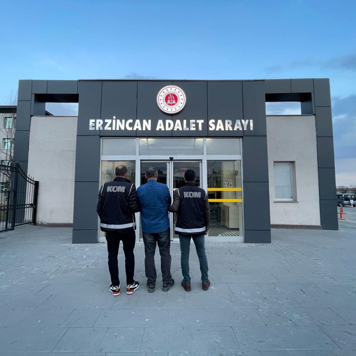 Erzincan'da operasyonla yakalanan FETÖ firarileri tutuklandı