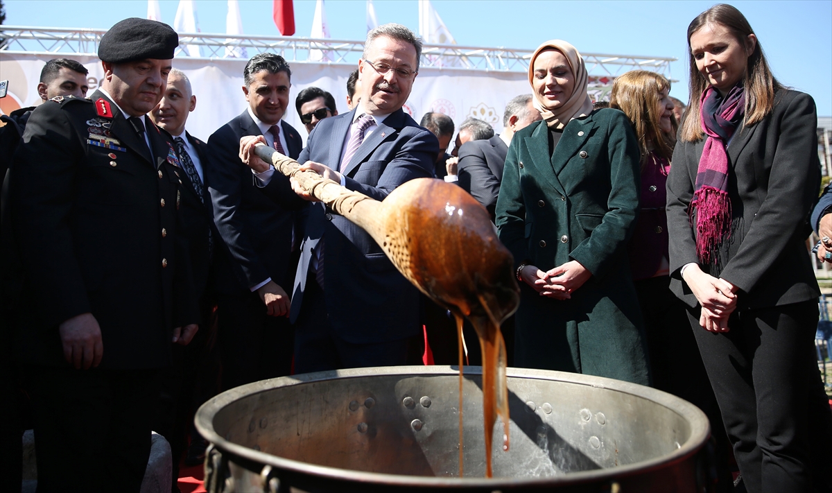 Uluslararası Manisa Mesir Macunu Festivali Nevruz Bayramı şenlikleriyle başladı