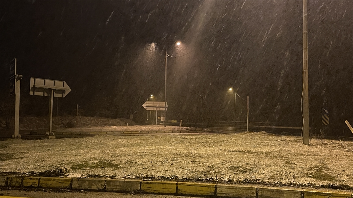 Bolu Dağı'nda kar yağışı etkili