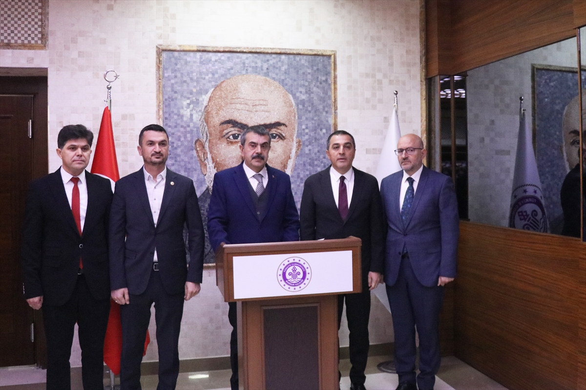 Milli Eğitim Bakanı Tekin, Burdur Valiliğini ziyaret etti