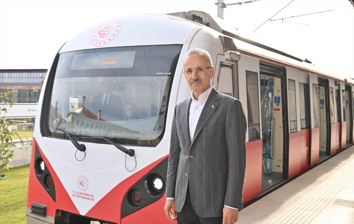 İstanbul'da Bakanlığın bu yıl hizmete açtığı metroları 900 binden fazla kişi kullandı