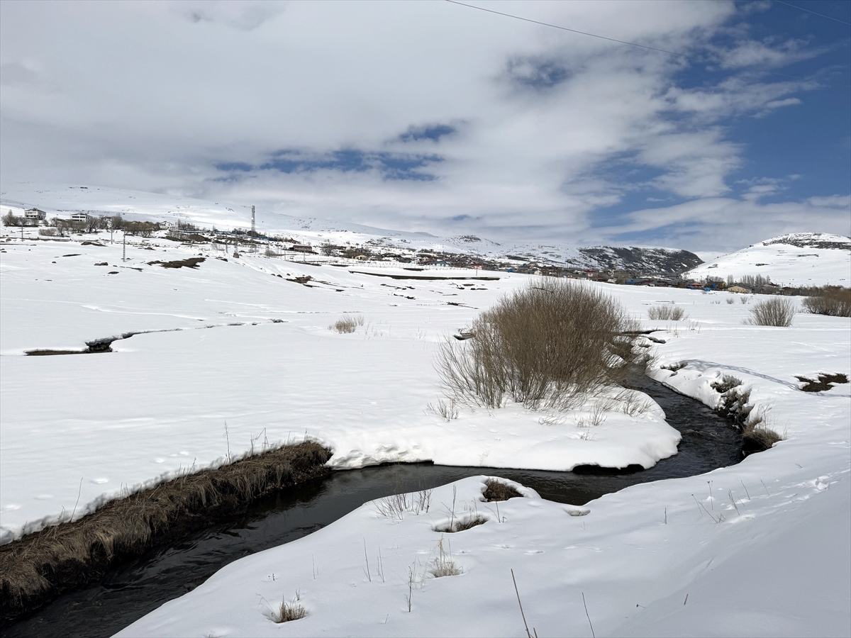 Kars ile Ardahan'da kış bitmiyor