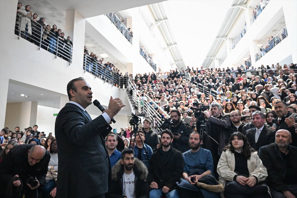 Temmuz 2024’de Türkiye'nin ilk milli haberleşme uydusu TÜRKSAT 6A'yı uzaya göndereceğiz