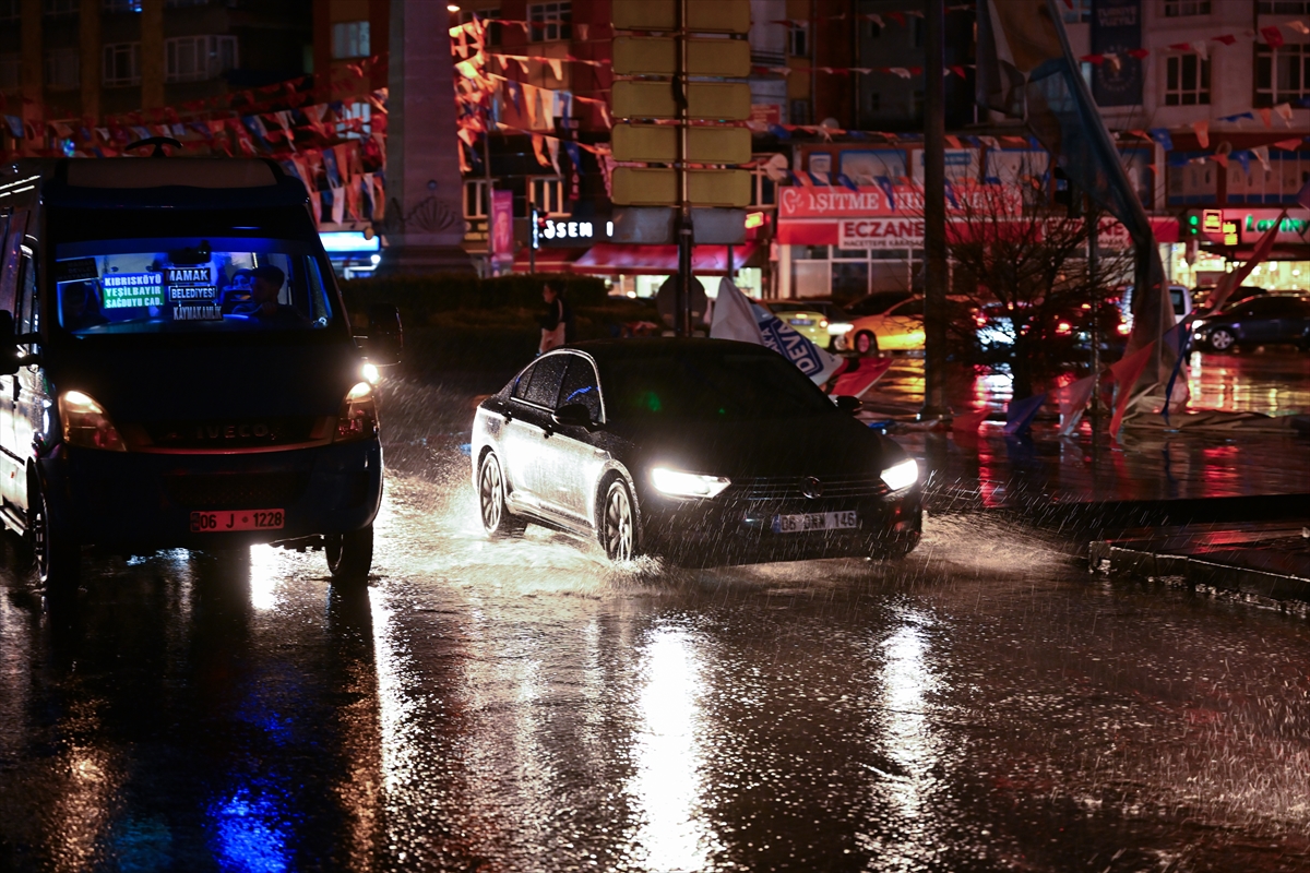 Başkentte sağanak hayatı olumsuz etkiledi