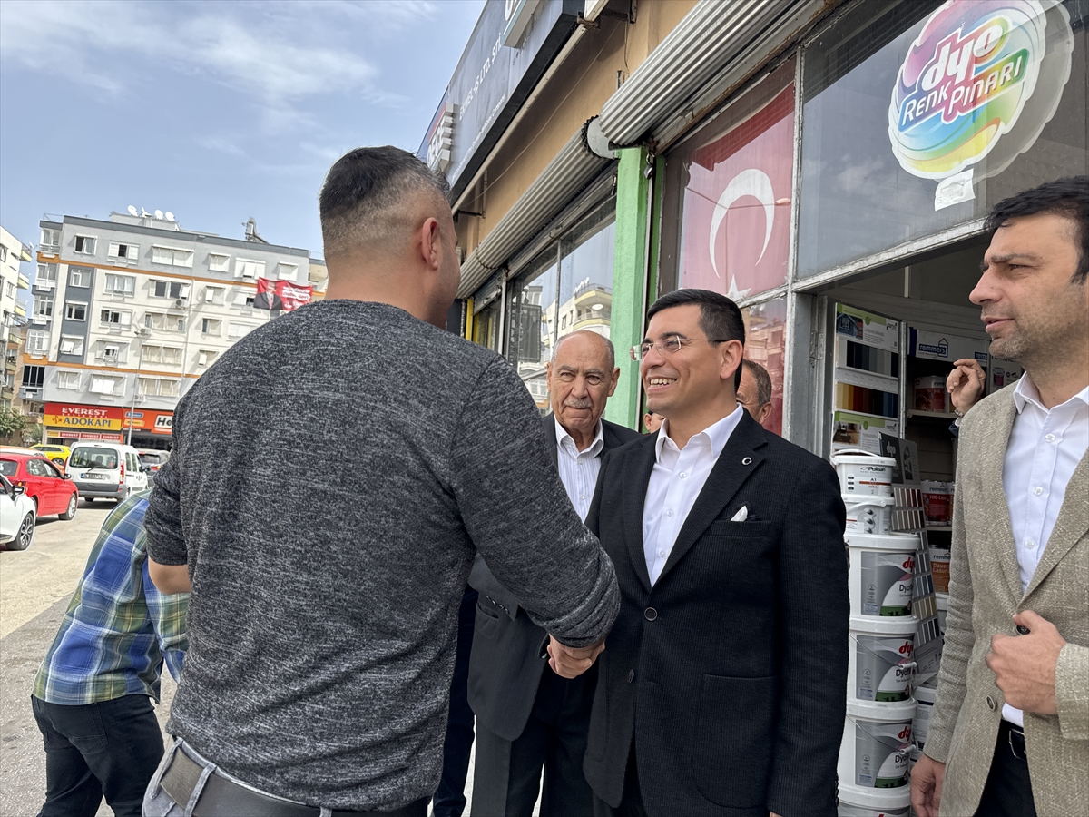 Cumhur İttifakı Antalya Büyükşehir Belediye Başkan adayı Tütüncü, seçim çalışmalarını sürdürdü