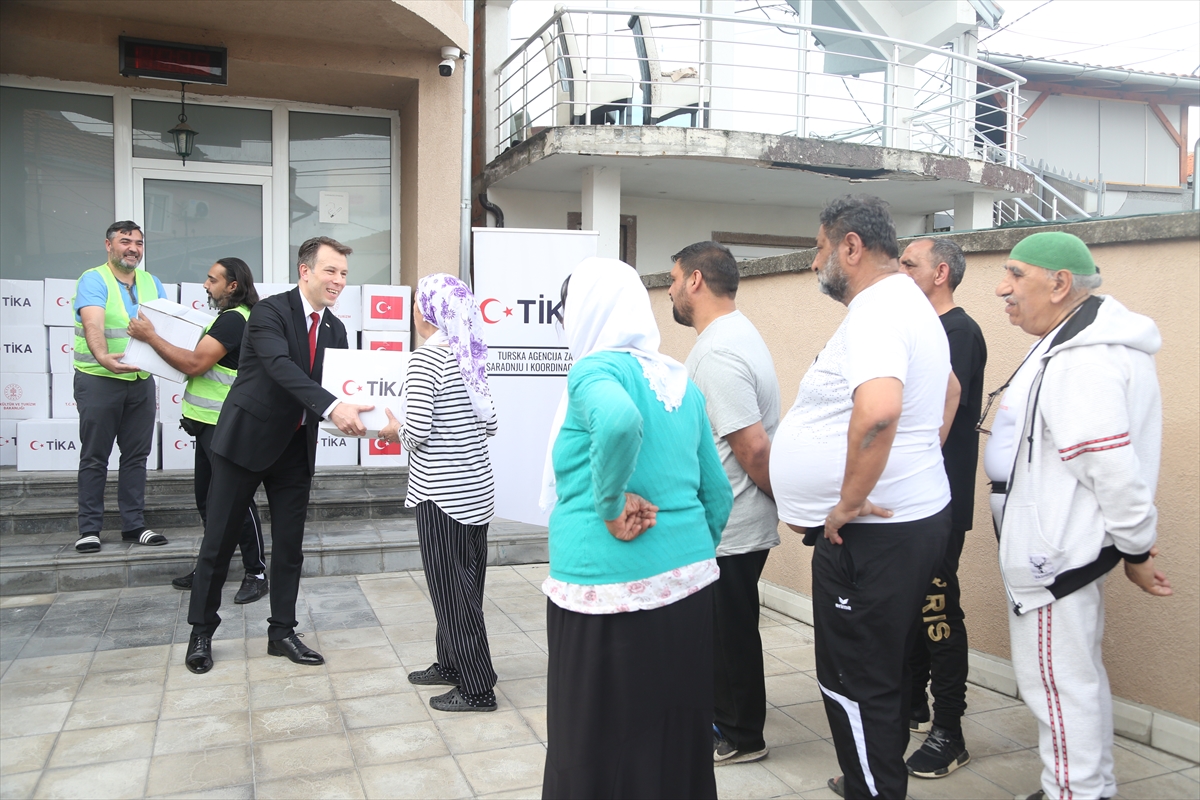 TİKA, Sırbistan'da "Ramazan Programı" kapsamında 1600 koli gıda maddesi dağıttı