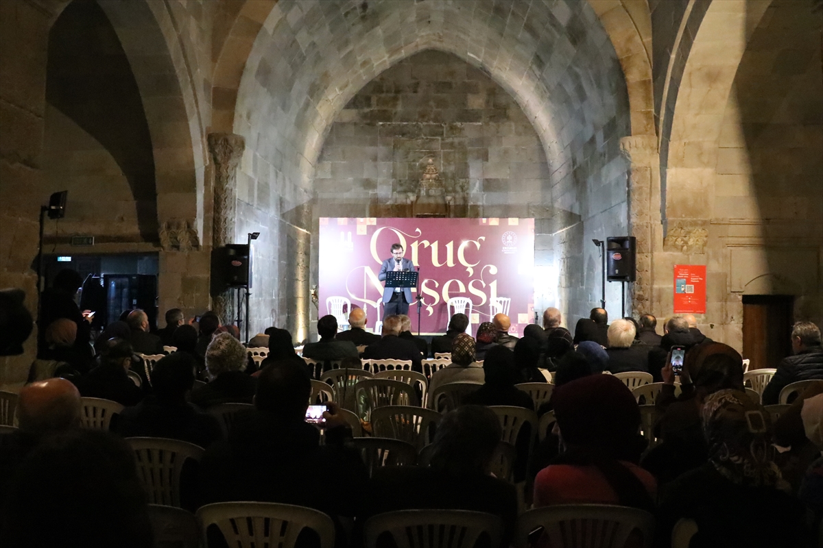 Asırlık Yakutiye Medresesi, Erzurumluların ramazan etkinliklerine ev sahipliği yapıyor