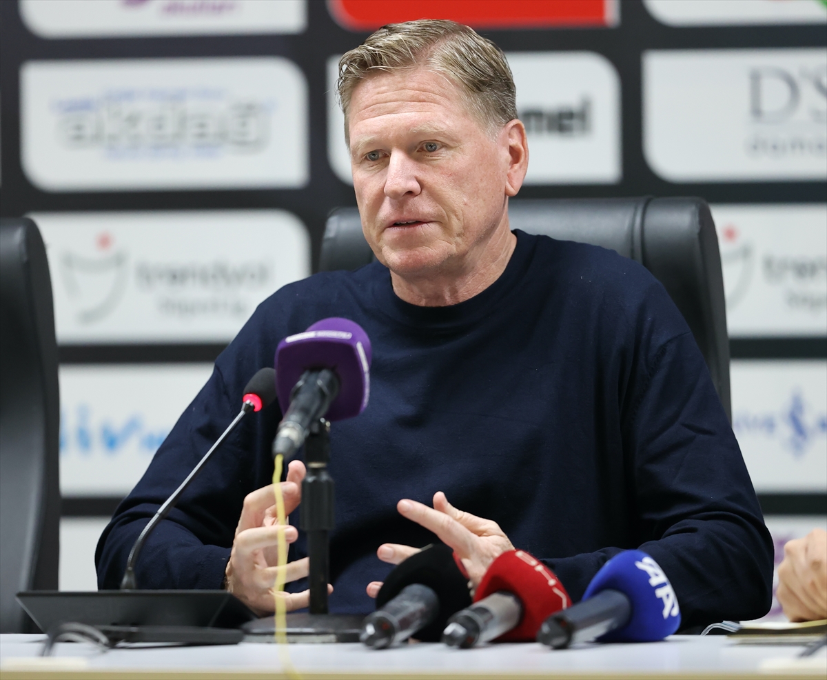 Hakem "lehimize olan bazı pozisyonları vermedi."