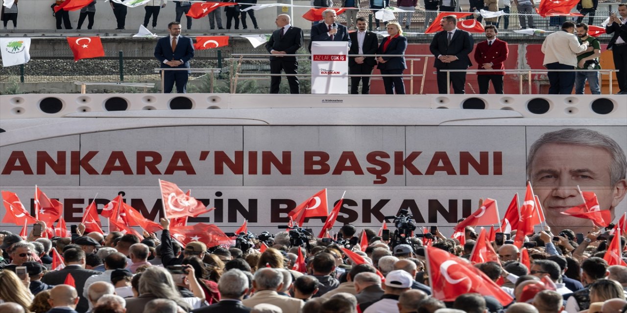 Ankara Belediye Başkanı Mansur Yavaş Mamak'ta yaptığı konuşmada İlçe Belediye Başkanlarına seslendi.