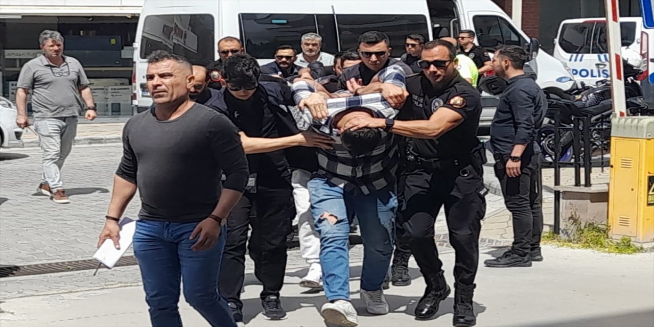 Aydın'da eğlence mekanını tarayan 6 şüpheli kıskıvrak yakalandı.