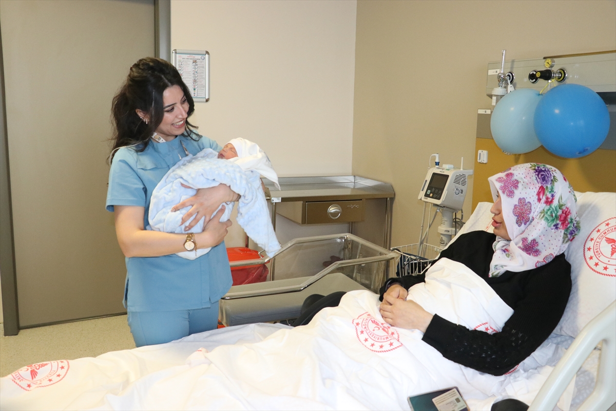 "Yılın Ebesi"  İlkay Topçu