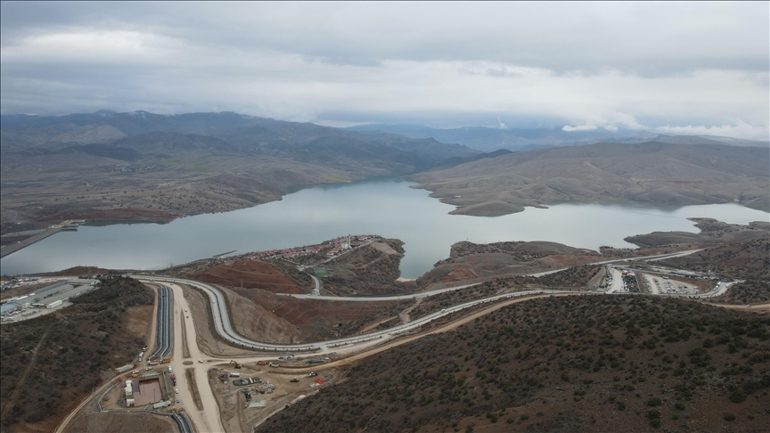 Toprak altında kalan 2 işçinin daha naaşına ulaşıldı