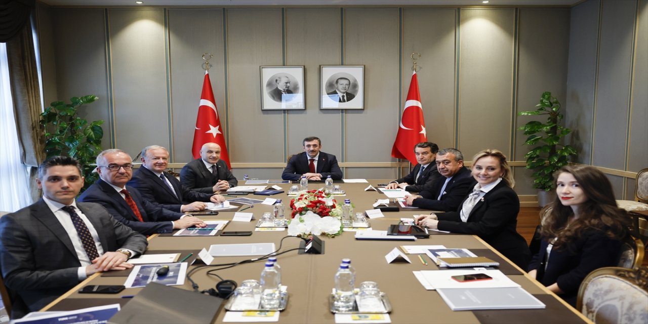 Türkiye İhracatçılar Meclisi Başkanı Gültepe ve heyeti, Cumhurbaşkanı Yardımcısı Yılmaz ile görüştü.