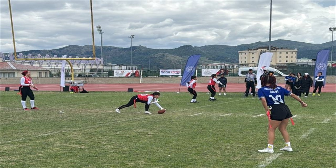Bayrak Futbolu (Flag Football) Kadınlar Türkiye Şampiyonası'nın 2. etabı Afyonkarahisar'da tamamlandı.