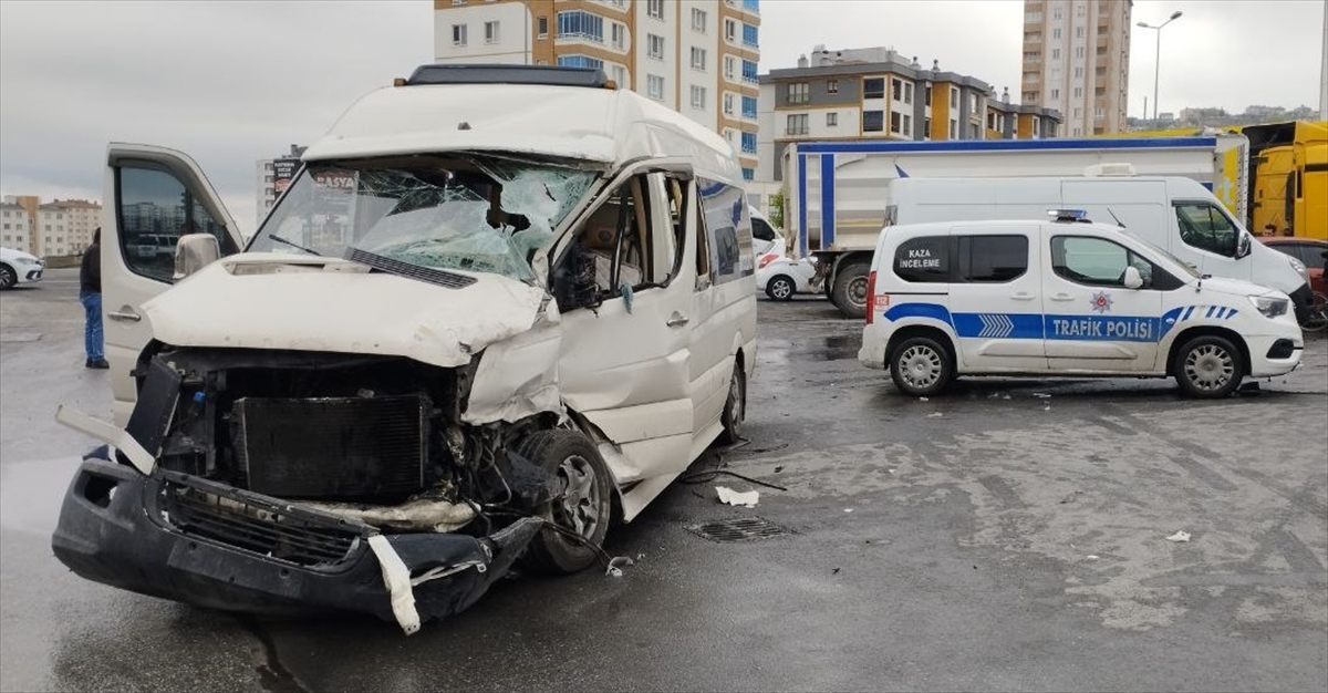 Kayseri'de  zincirleme trafik kazası