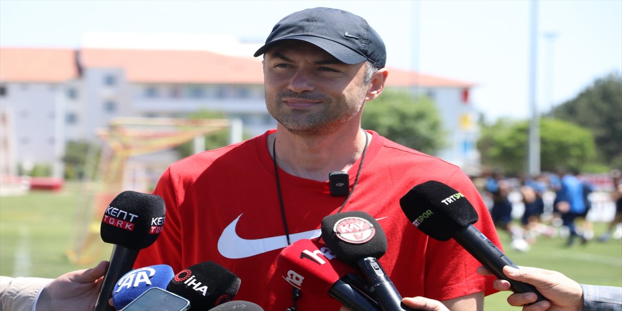 "Eğer Kayserispor şampiyon olmuyorsa kimin şampiyon olduğunun bizim için bir önemi yok."