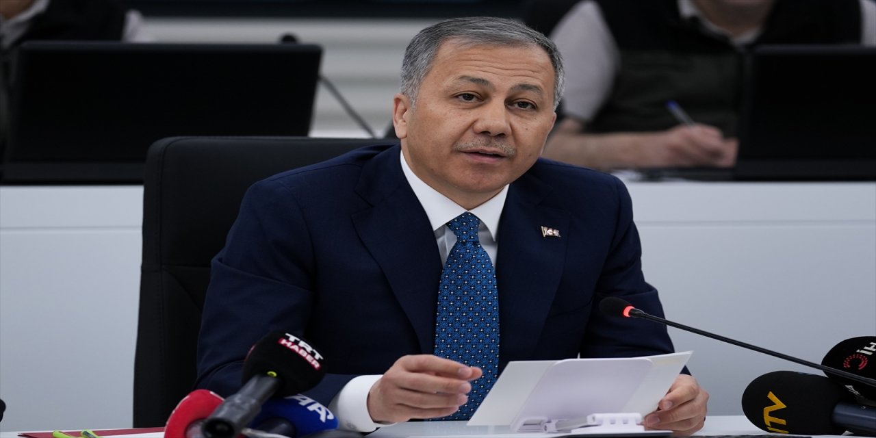 "Üzülerek ifade etmeliyim ki son dört yıl içinde meydana gelen yangınlarda maalesef 122 vatandaşımız hayatını kaybetti."