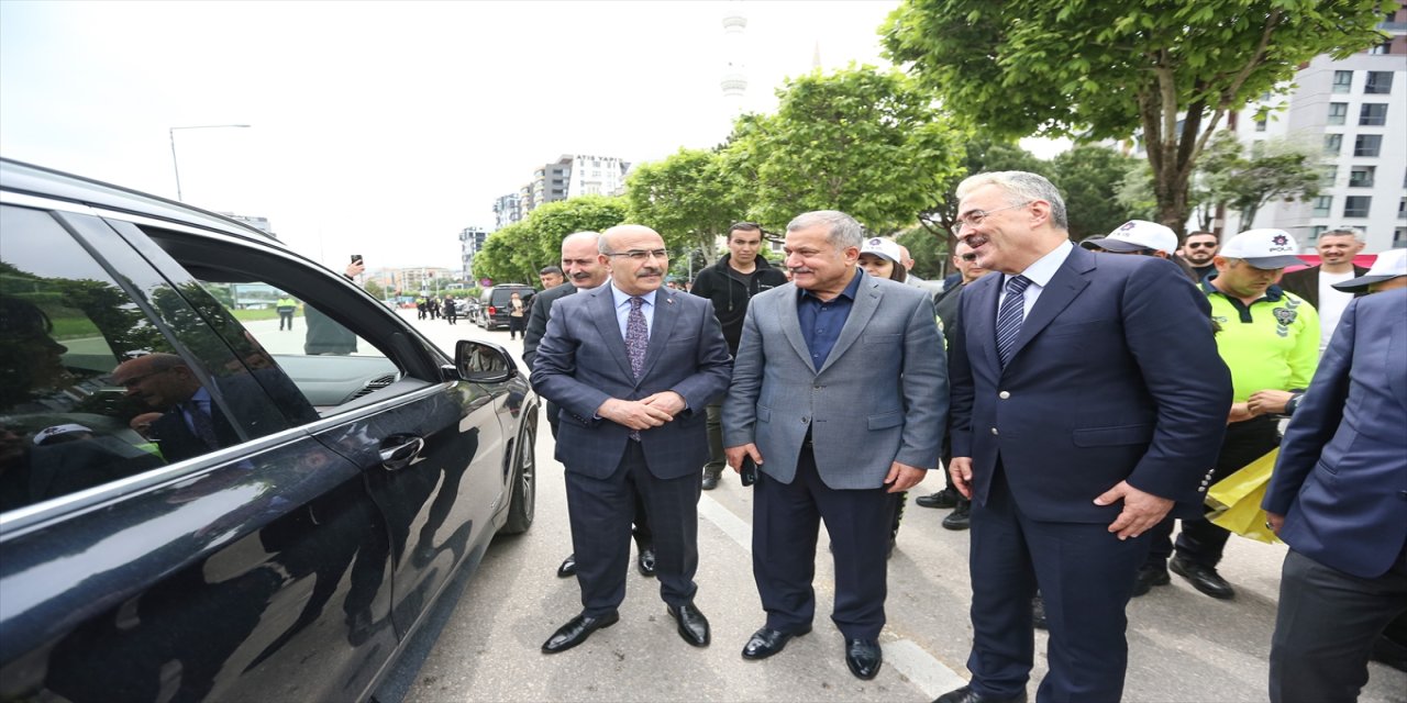 "Tüm vatandaşlarımızın sorumluluk üstlenmesini ve trafik kurallarına uymasını diliyorum."