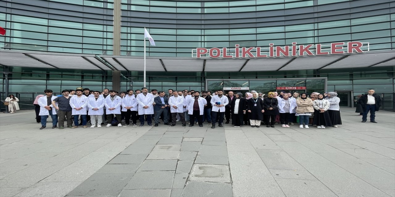 "Bu kuşatmayla birlikte yaşama hakkı gasp edilen milyonlarca Gazzelinin üzerindeki zulüm kat kat artmıştır."