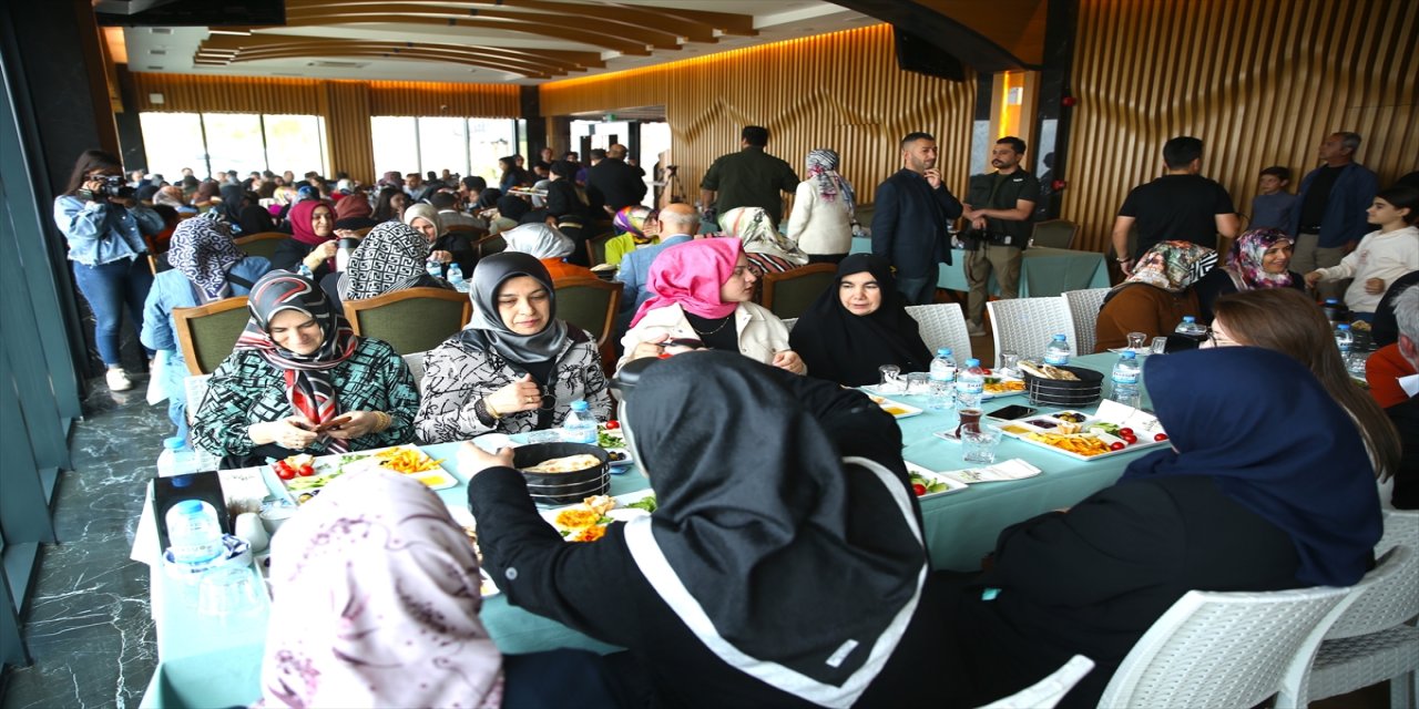 "Bizler için her zaman en büyük öneme sahip çok değerli şehitlerimizin bizlere en önemli emanetlerisiniz."