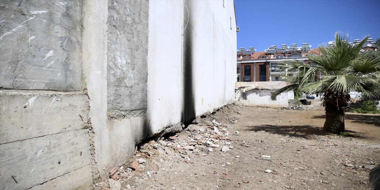 "Tüm mahalle tedirgin ve uyuyamıyor. Yılanın yakalanmasını istiyoruz."