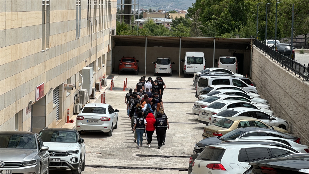 Elazığ'da sahte evrak ve dolandırıcılık operasyonu