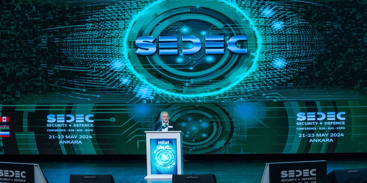 "Türk Silahlı Kuvvetleri teknolojiden büyük oranda faydalanmalı."