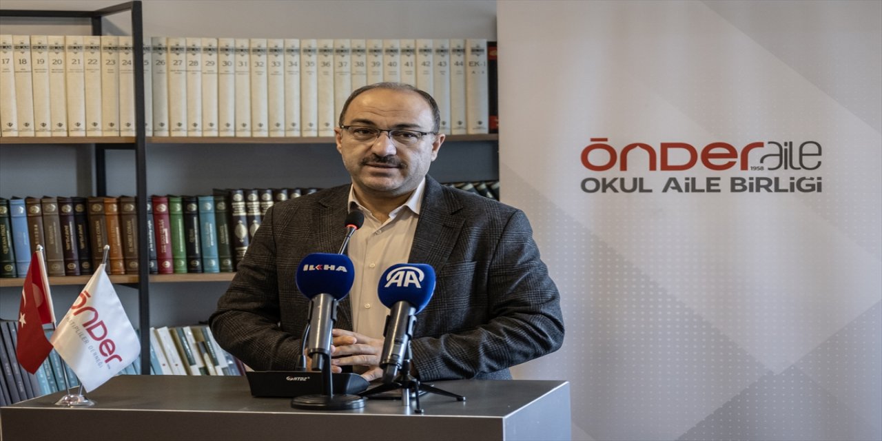 "Okullarımızla ve eğitim hayatıyla alakalı çok ciddi problemlerin temelini aileyle birlikte çözmüş olacağız."