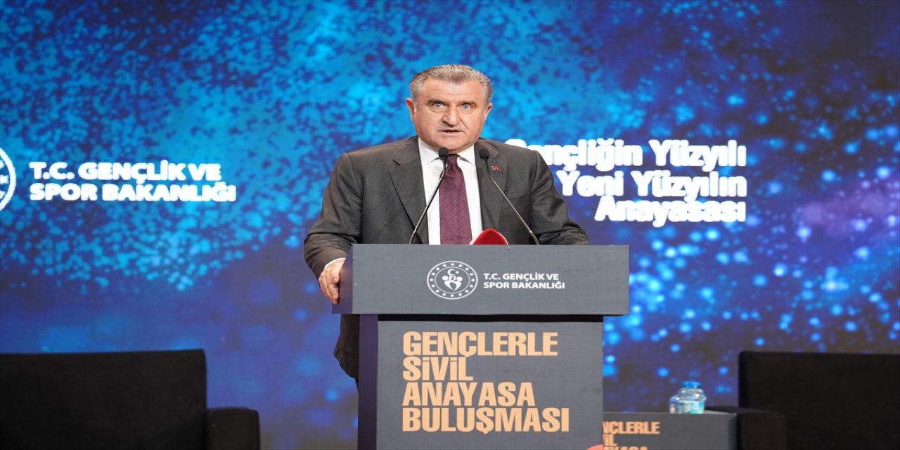 "Demokrasi ve Özgürlükler Adası'nda öğreneceğiniz çok şey var."