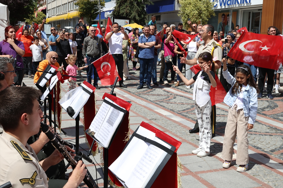 Edirne'de askeri bando konser verdi