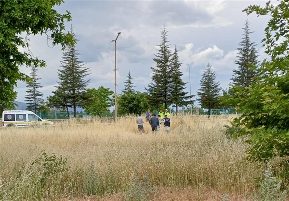Konya'da yol kenarında bir erkek cesedi bulundu
