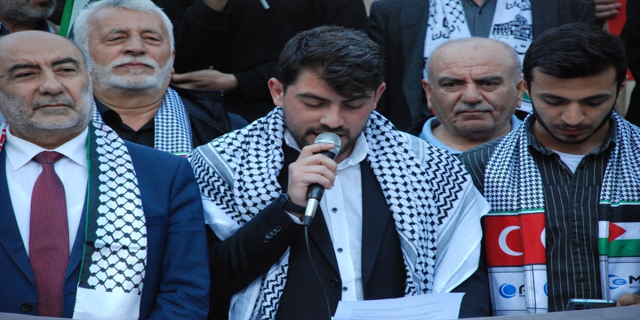 "Filistinli kardeşlerimiz bugün insanlık dramının en acısını yaşıyor."