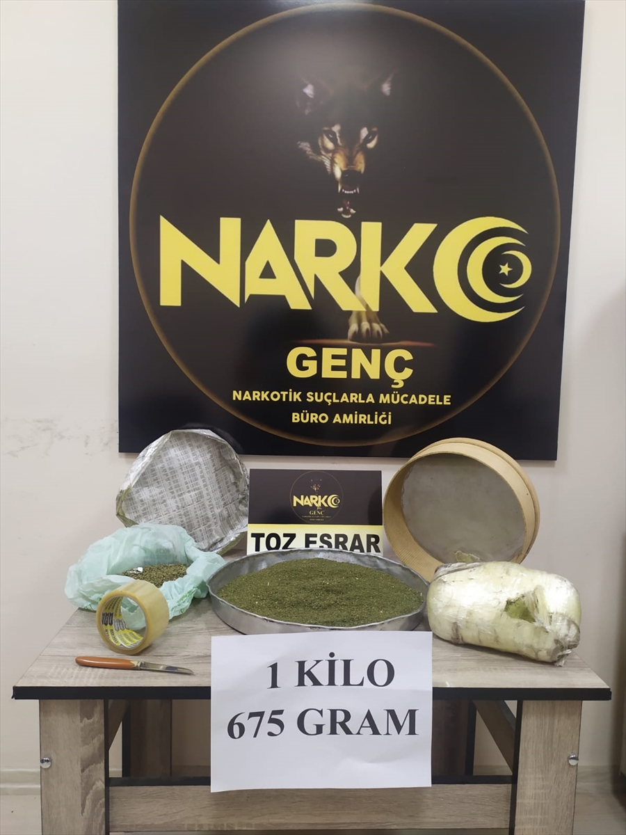 Kömürlükte 1 kilo 675 gram esrar ele geçirildi