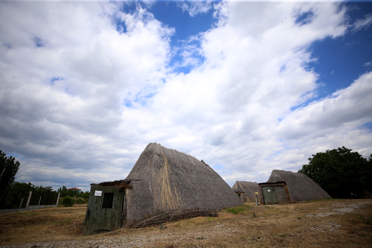 8 bin yıl önceki yaşamın izlerini taşıyan Aşağıpınar Ören Yeri ziyaretçilerini bekliyor