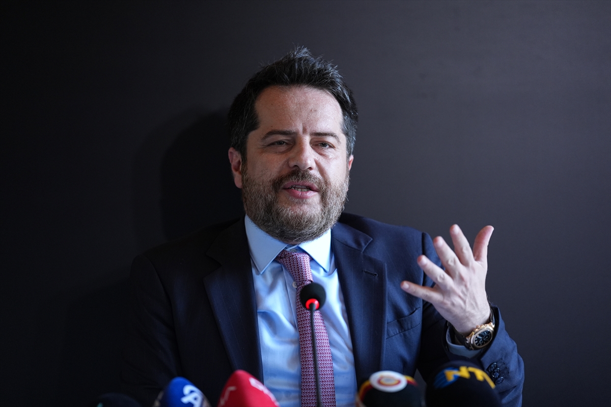 Galatasaray Sportif AŞ Başkan Vekili Erden Timur, görevine devam etmeyeceğini açıkladı