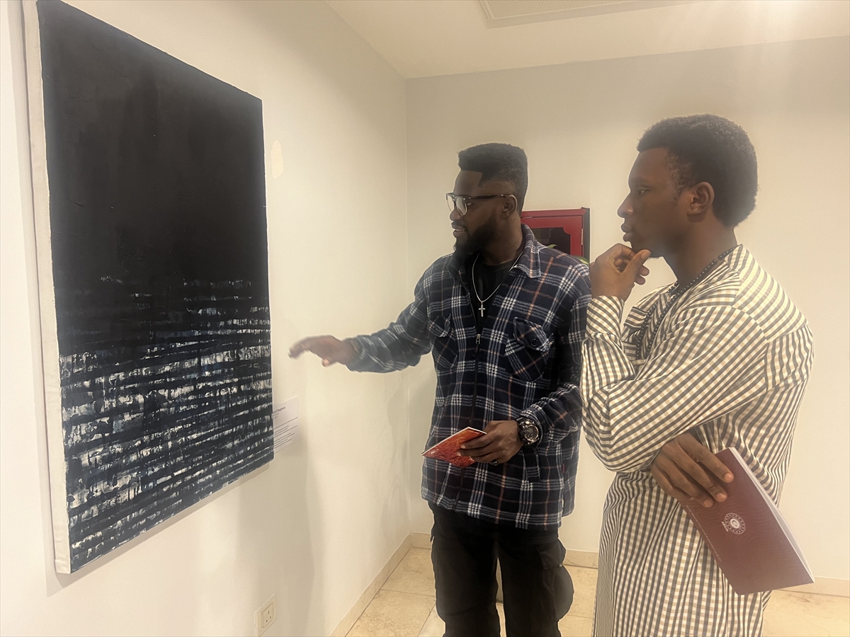 Nijeryalı ressam Silva'nın eserleri Abuja'da sanatseverlerle buluştu