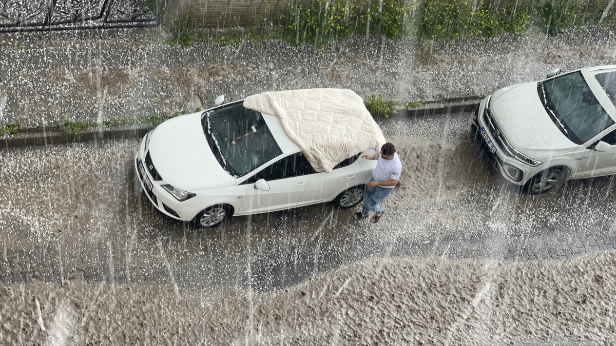 Kars'ta dolu etkili oldu