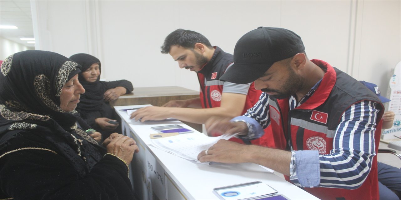 Suriye'deki Tel Abyad Yerel Meclisinden ihtiyaç sahibi 3 bin aileye yardım