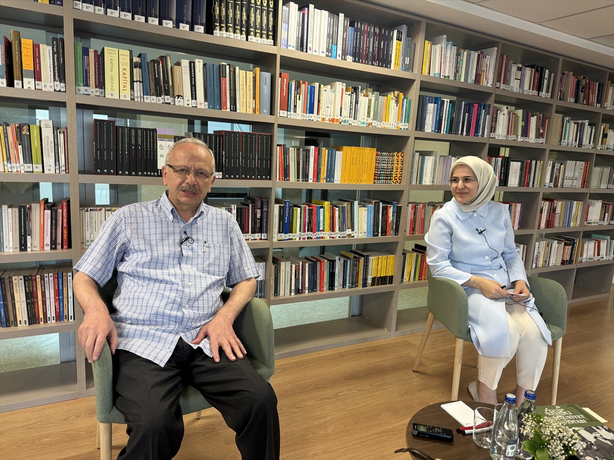 Enstitü Sosyal'de "Din ve Diyanet Politikaları" başlıklı söyleşi yapıldı