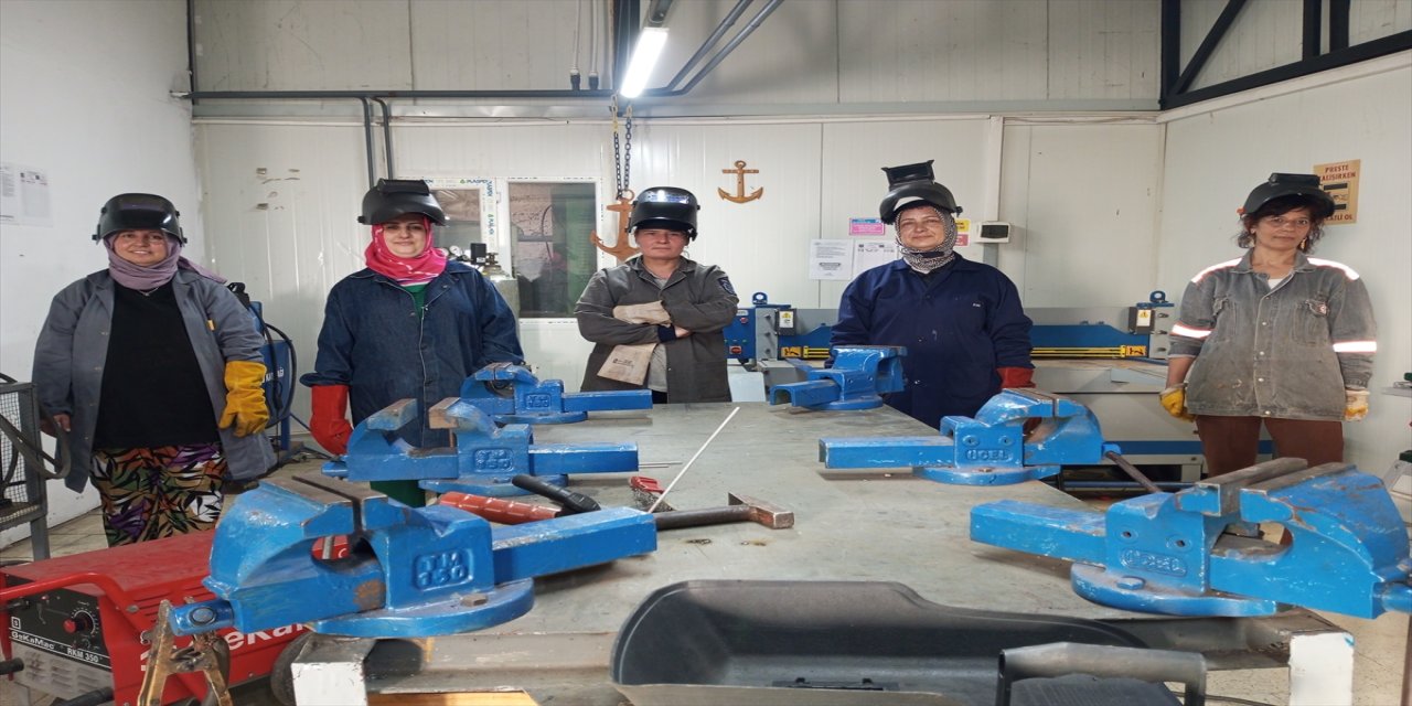 "Çocuklarımıza örnek olabilmek için böyle etkinliklerde başarılı olacağımıza inanıyorum"