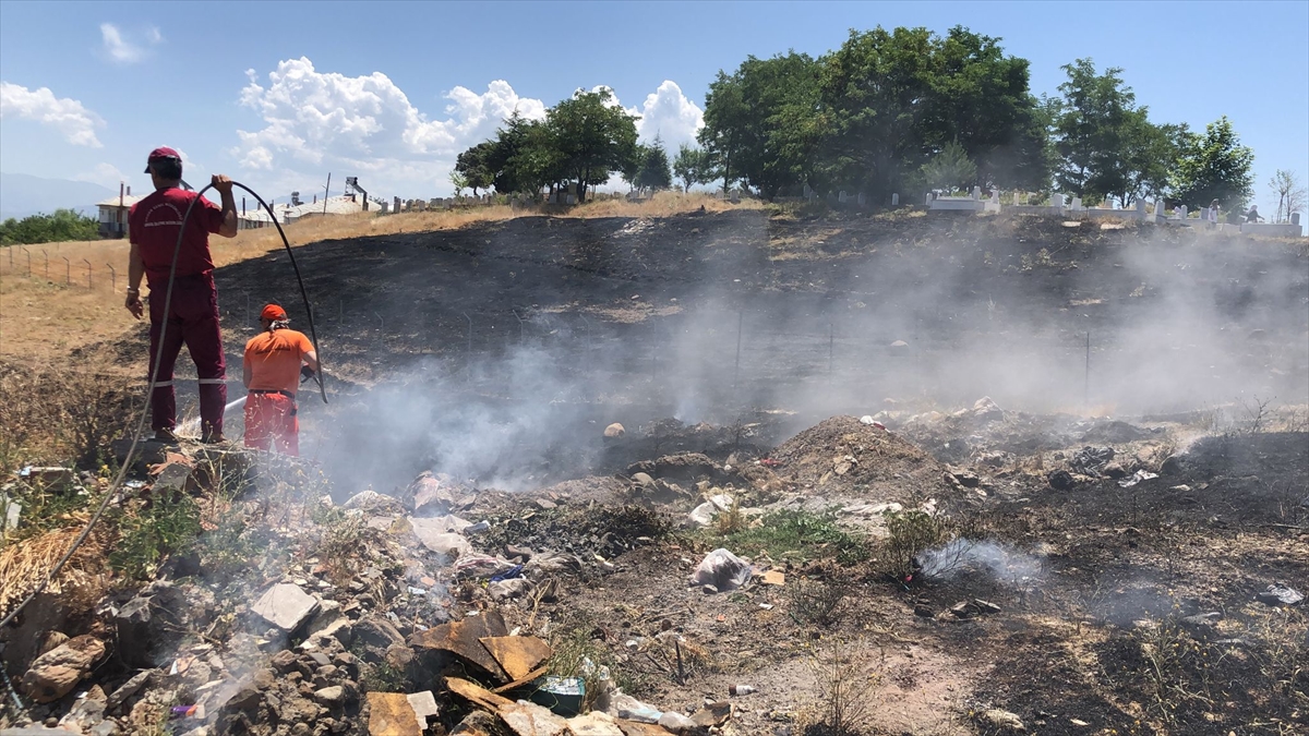 Bingöl'de örtü yangını,  söndürüldü