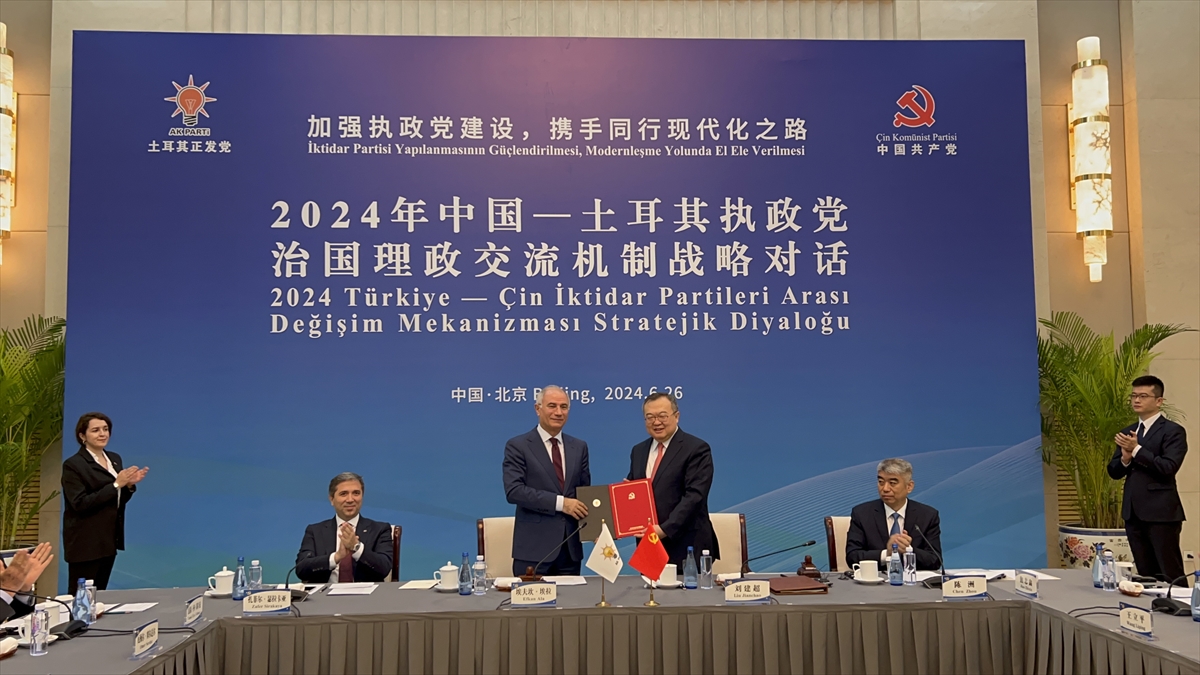 AK Parti Genel Başkan Vekili Ala, Çin'de