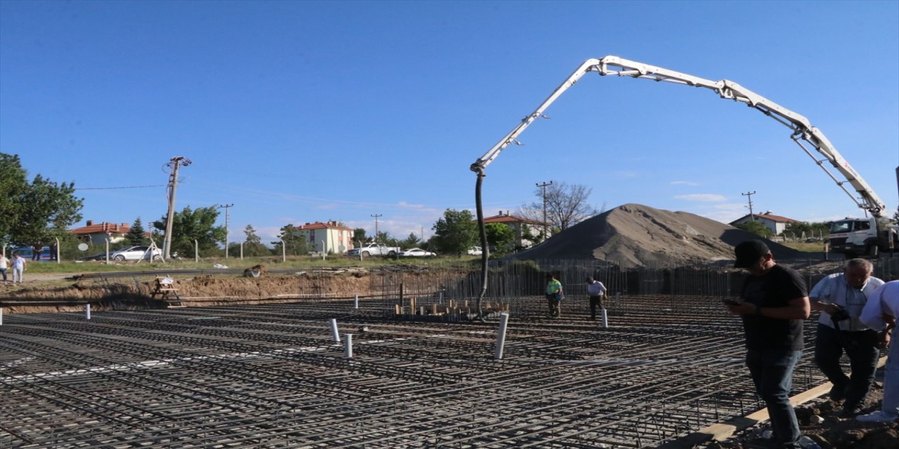 Çankırı Karatekin Üniversitesi (ÇAKÜ) Çerkeş Meslek Yüksekokulu için temel atma töreni düzenlendi.