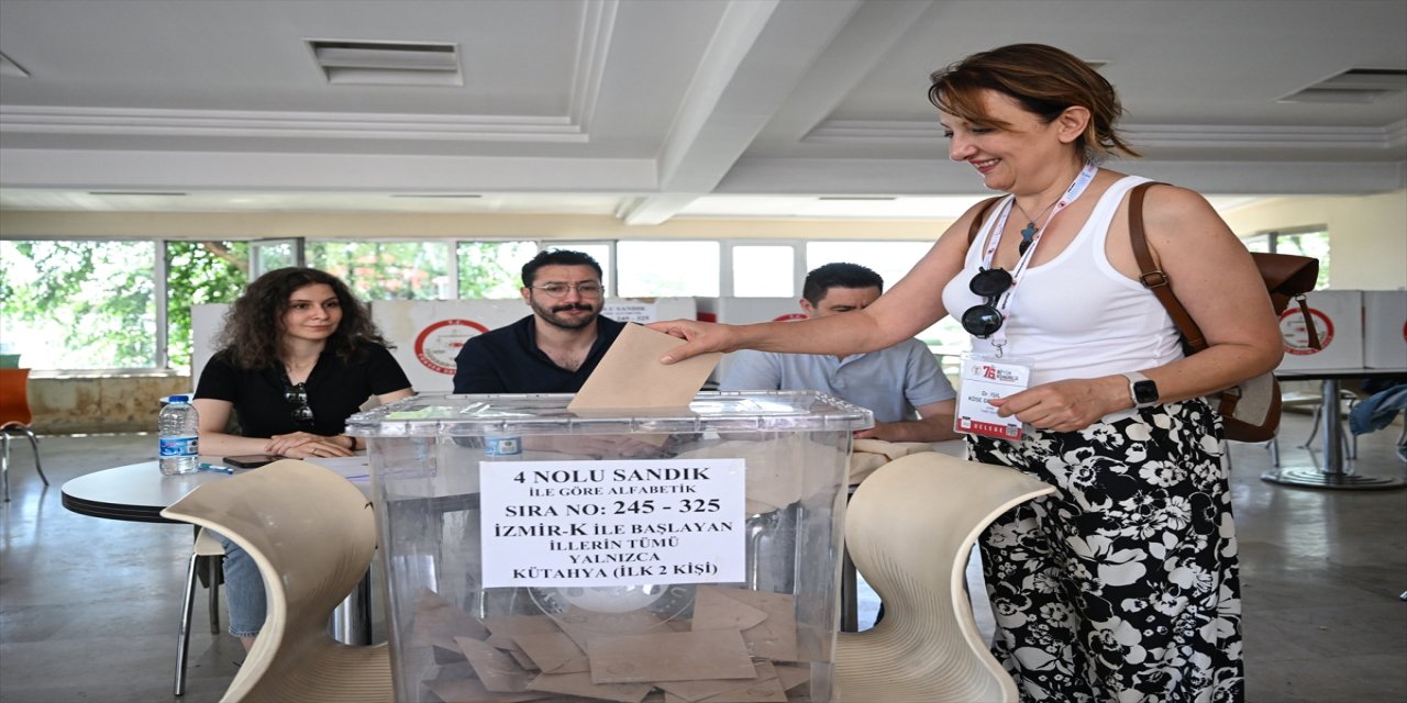 Türk Tabipleri Birliği (TTB) 76. Büyük Kongresinde, seçili kurulların belirlenmesi için sandık başına gidildi.